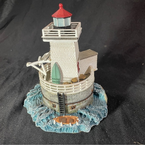 Harbour Lights, Cold Spring Harbor lighthouse - Picture 7 of 9